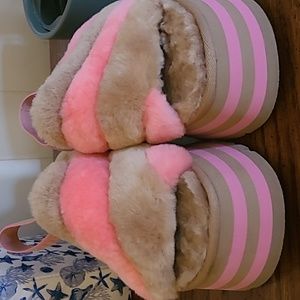 Platform Ugg sandles Sz8